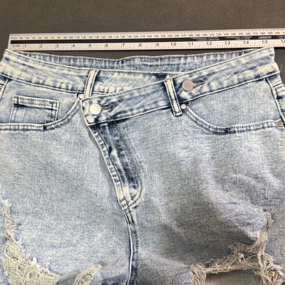 Asymmetrical‎ Waist Denim Shorts Distressed Acid Wash Blue Unbranded Size 30 - Picture 3 of 4
